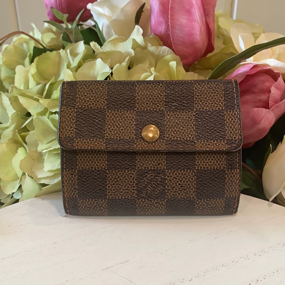 Authentic Louis Vuitton snap closure damier wallet